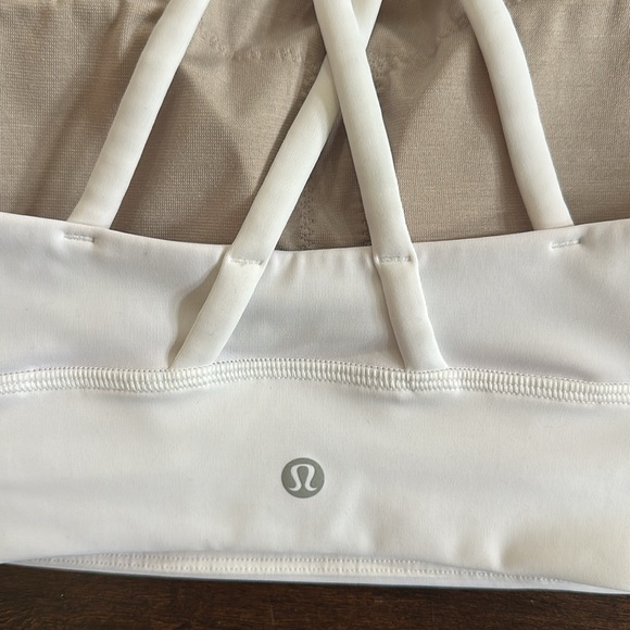 Lululemon sports bra Sz 6 - Picture 3 of 6